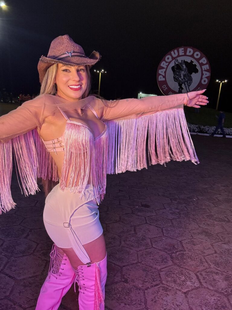 Home Look CowGirl Barretos